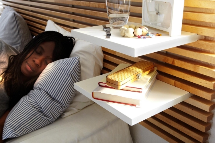 tête lit Ikea Mandal bois clair étagères rangement blanches réglables
