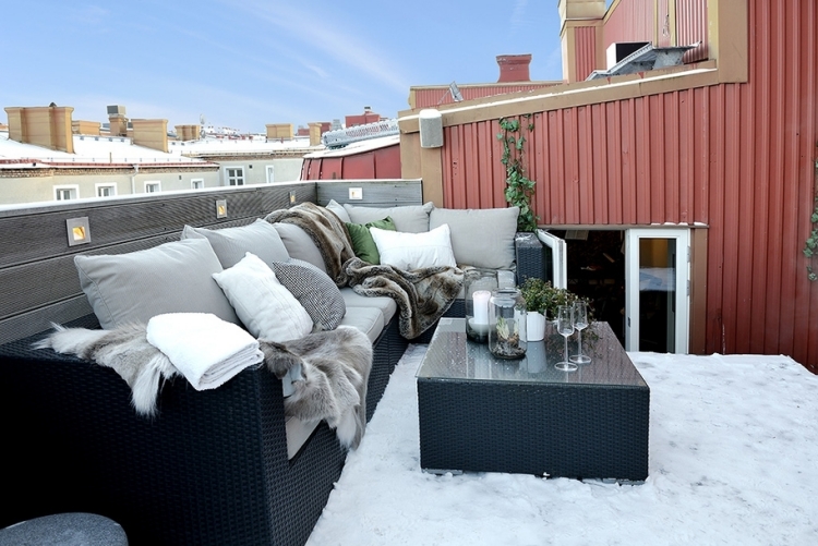 aménager-balcon-hiver-meubles-jardin-résine-tressée