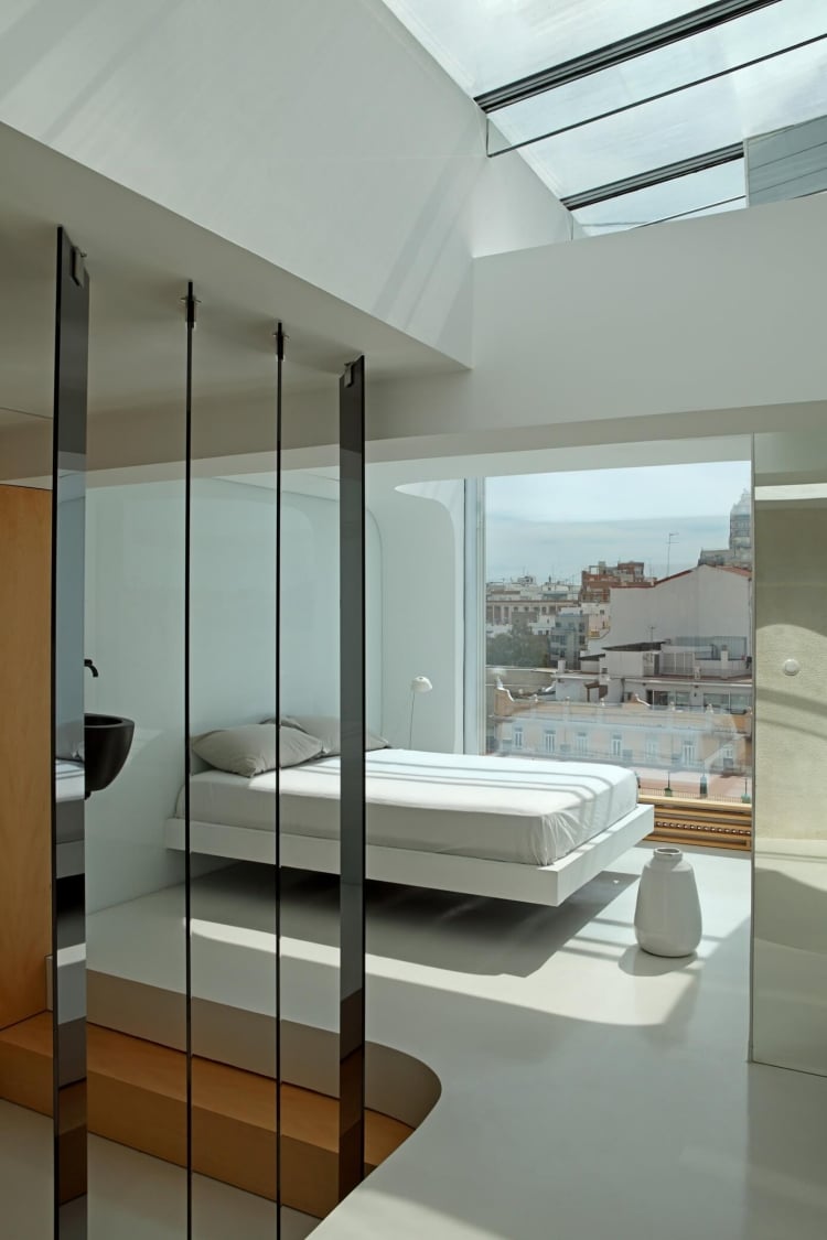 chambre-blanche-design-minimaliste-lit-suspendu