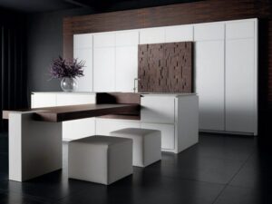 cuisine-design-italienne-panneau-mural-bois-massif-carrelage-sol-noir