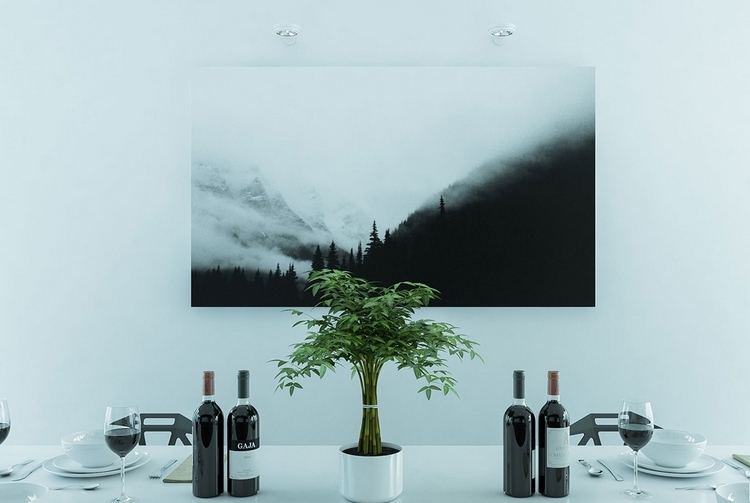 décoration-noir-blanc-salle-manger-tableau-paysage-forestier