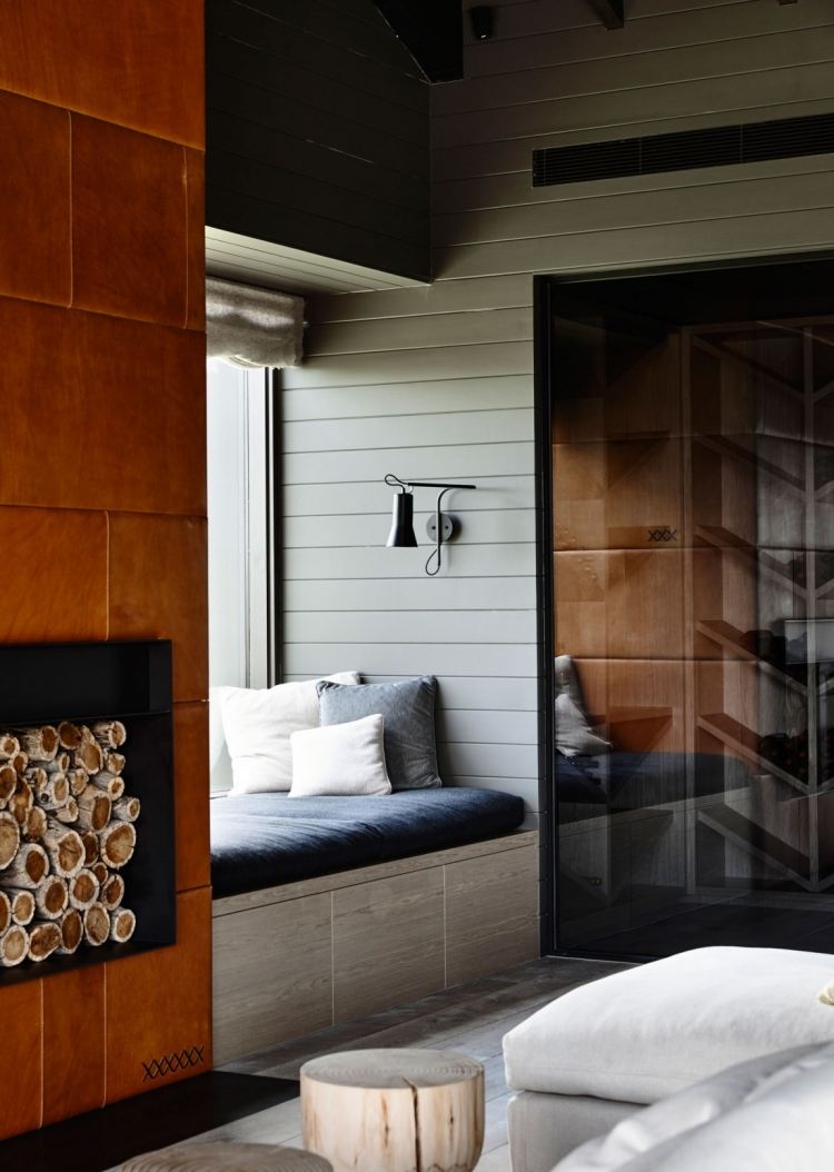 Lambris bois large gris anthracite dans une maison design !