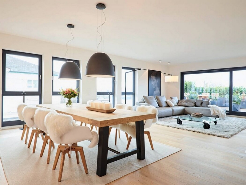 meubles-blanc bois clair plancher assorti salle à manger salon penthouse design