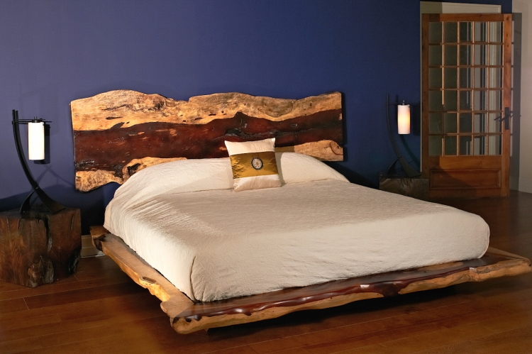 meubles en bois massif pétrifié- lit sur plate-forme et tête de lit silicifié