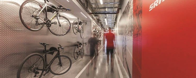 accroche-vélo-mural-piste-cyclable-société-sram-us