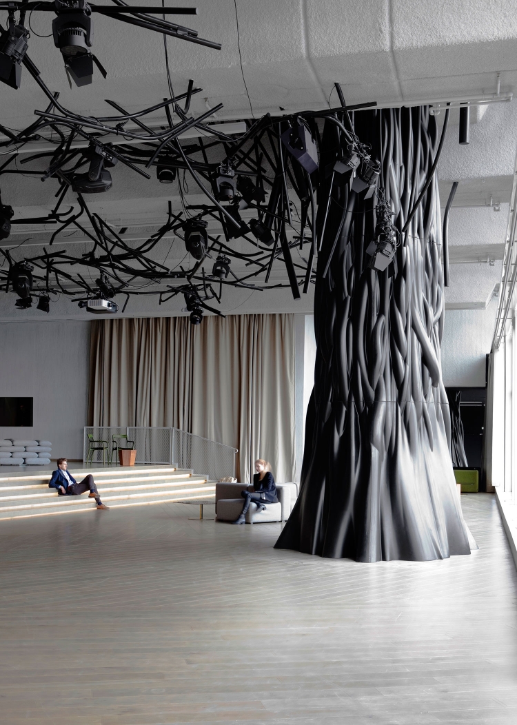 arbre d'intérieur design moderne-installation-artistique-Mathieu-Lehanneur