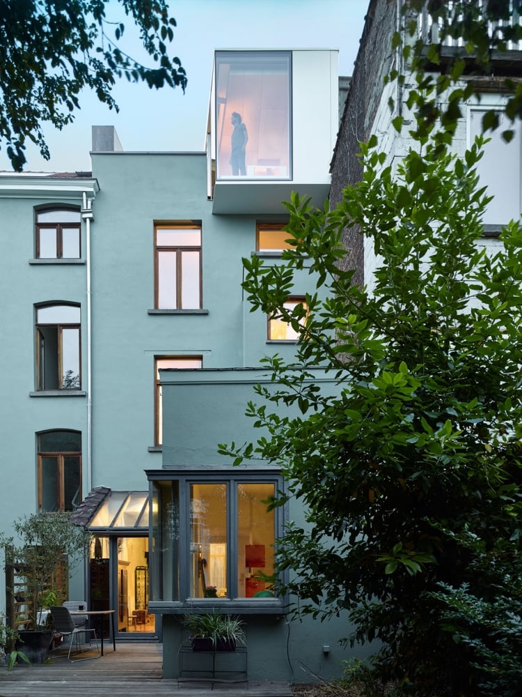 armoire-bois-façade-maison-terrasse-bois-composite-mobilier