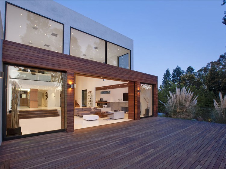 baie vitrée coulissante -large-moderne-terrasse-bois-composite