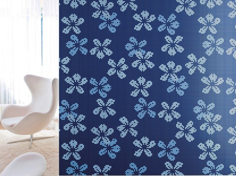 carrelage mosaïque -bleu-foncé-motifs-floraux