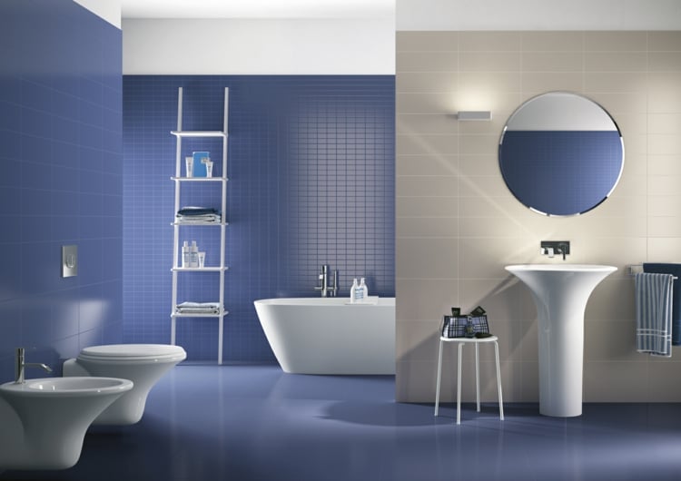carrelage salle de bain bleu violet-beige-formats-dépareillés-miroir-rond