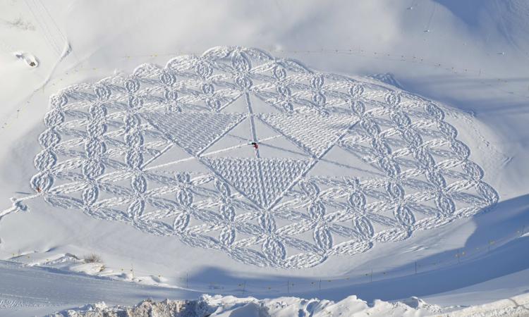 dessin-artistique-original-neige-firgures-géométriques