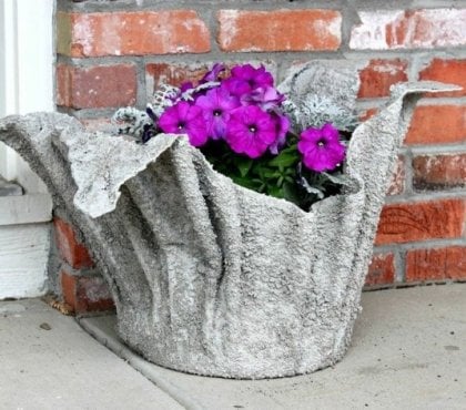 décoration jardin pas cher fabriquer-pot-fleurs-serviette-béton