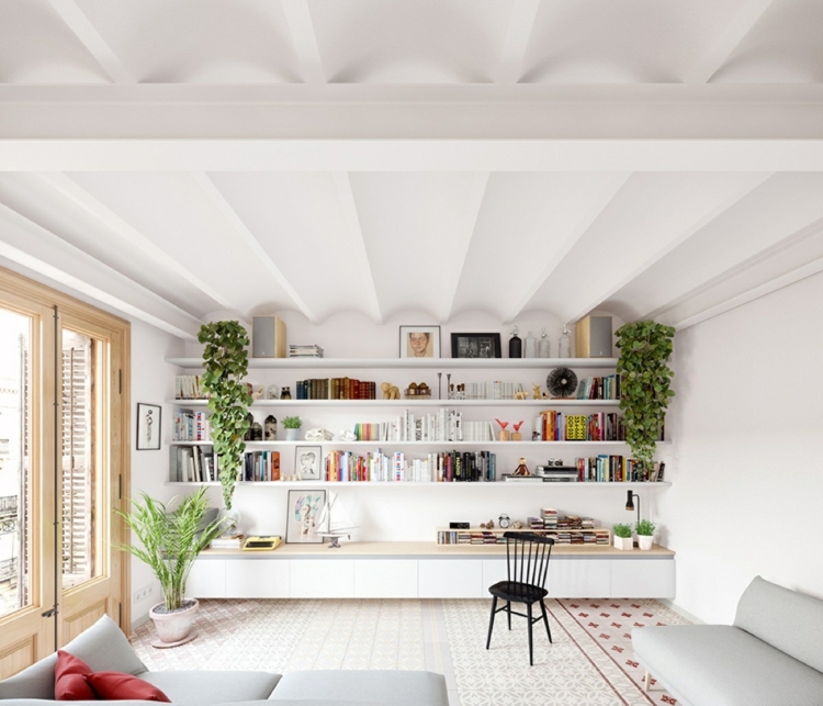déco-style-scandinave-plafond-blanc-bibliothèque-chaise-noire