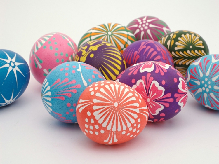 décoration d’œufs de Pâques originale-facile-imiter-cire-peinture-liquide