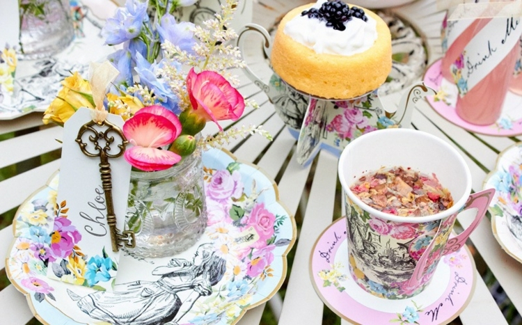Fête à thème « Alice au pays des merveilles »- idées de déco