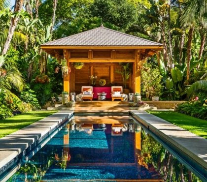 jardin-asiatique-piscine-extérieure-pavillon-bois-exotique-meubles-jardin
