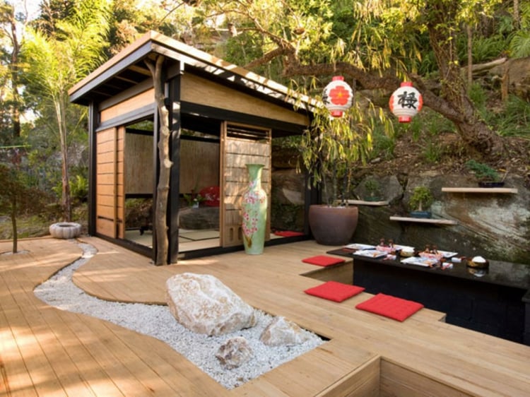jardin asiatique terrasse-extérieure-bois-sable-gravir-mobilier-bas-design
