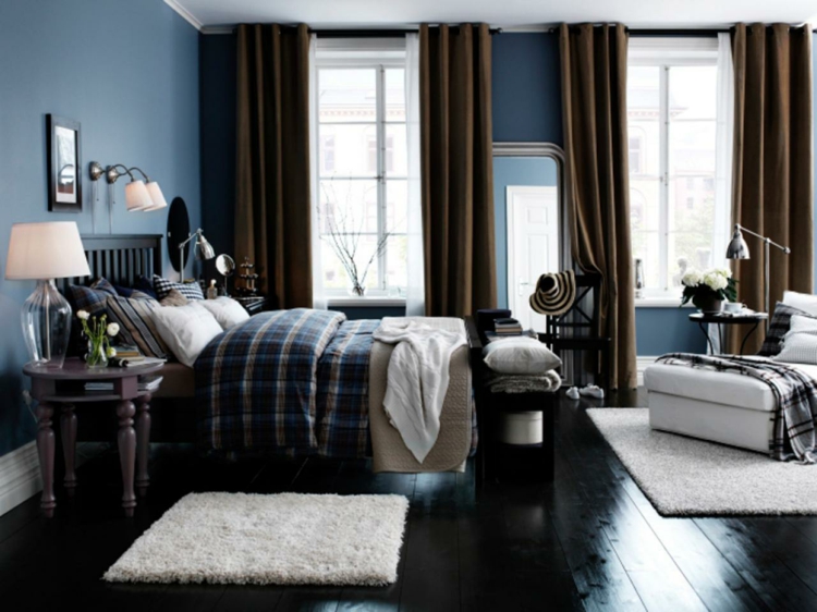peinture bleu gris pigeon-rideaux-marron-meubles-bois-foncé-chambre-adulte