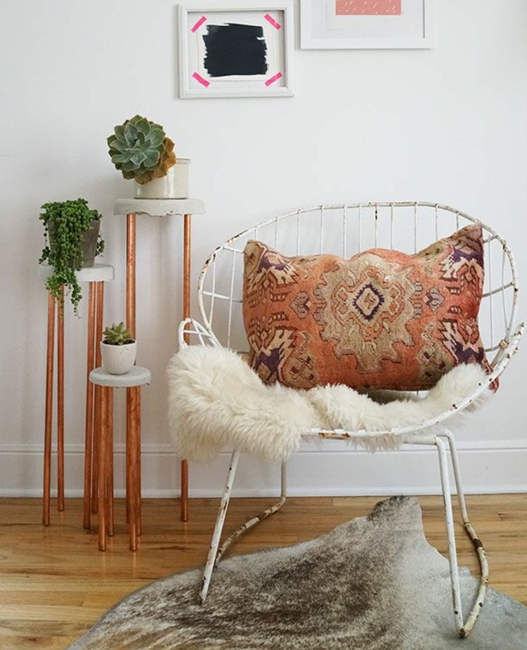 sellettes originales et créatives à faire soi-même en tuyaux de cuivre et supports ronds en béton porte plantes -sellette-originale-tuyaux-cuivre-supports-ronds-béton