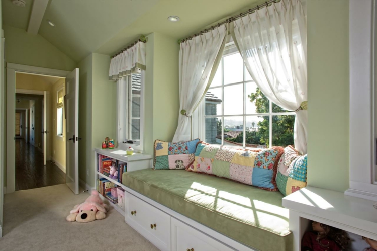 rideaux chambre enfant -blancs-semi-transparents-motifs-vert-pastel