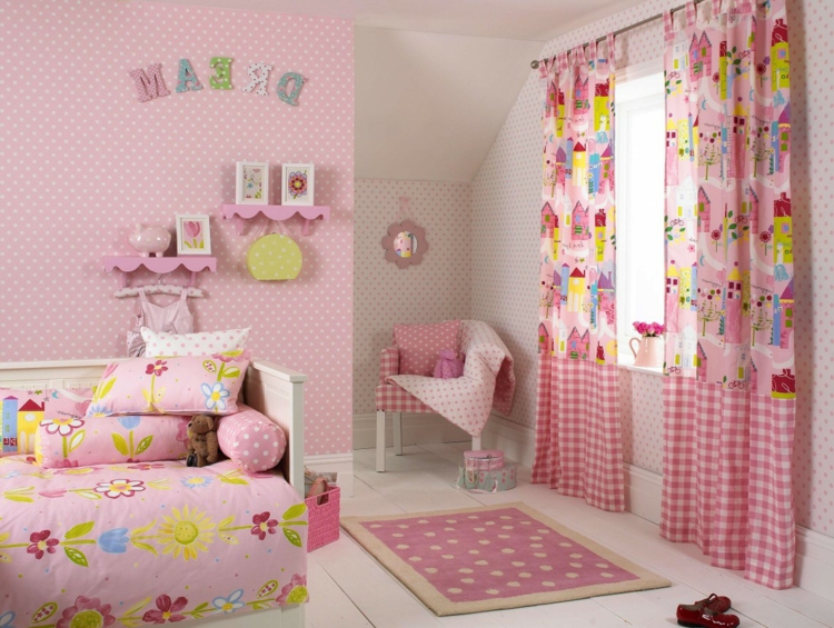 rideaux chambre enfant -roses-motif-maisons-multicolores-vichy