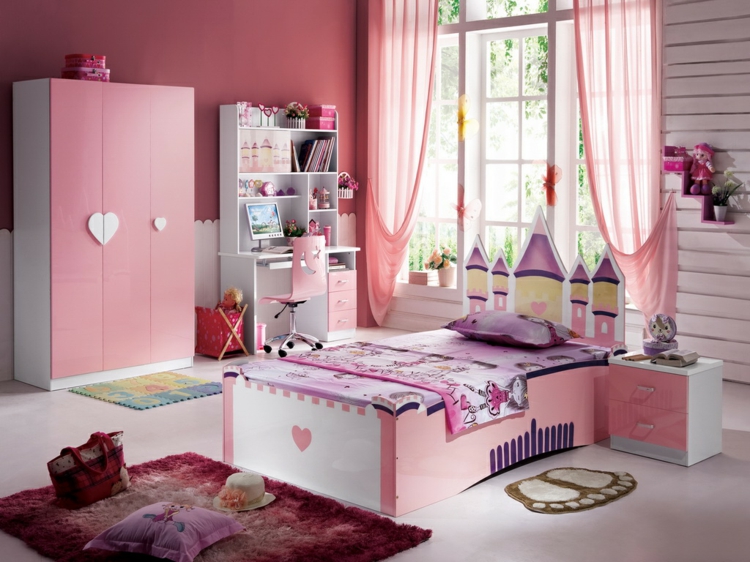 rideaux chambre enfant -voilages-rose-pastel-chambre-thématique-princesse