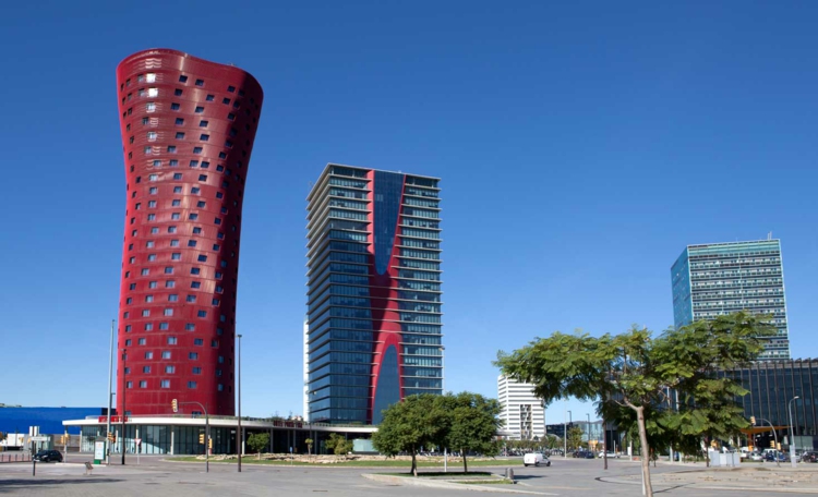 architecture-moderne-déconstructivisme-toyo-ito-hotel-porta-fira-barcelona