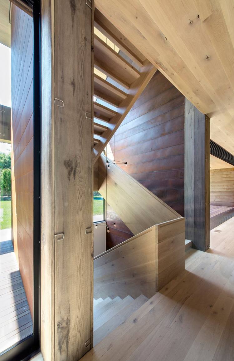 bardage bois vertical -escaliers-droits-style-minimaliste