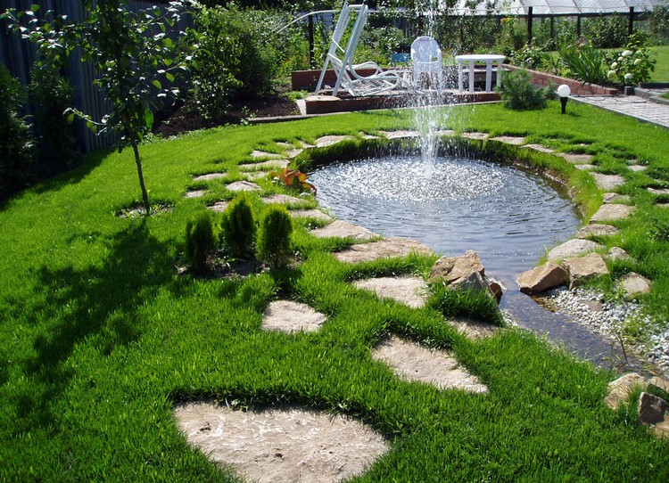 bassin-jardin-fontaine-pelouse-pas-japonais