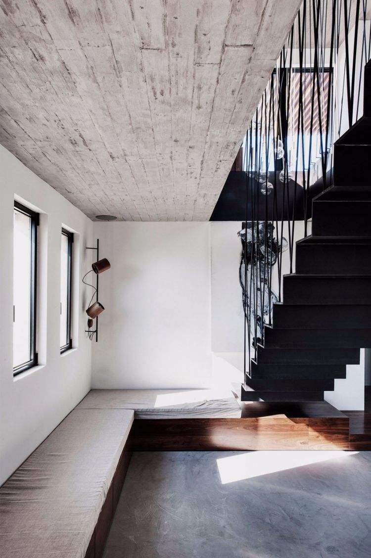 béton-ciré-sol-plafond-brut-escalier-droit-métallique