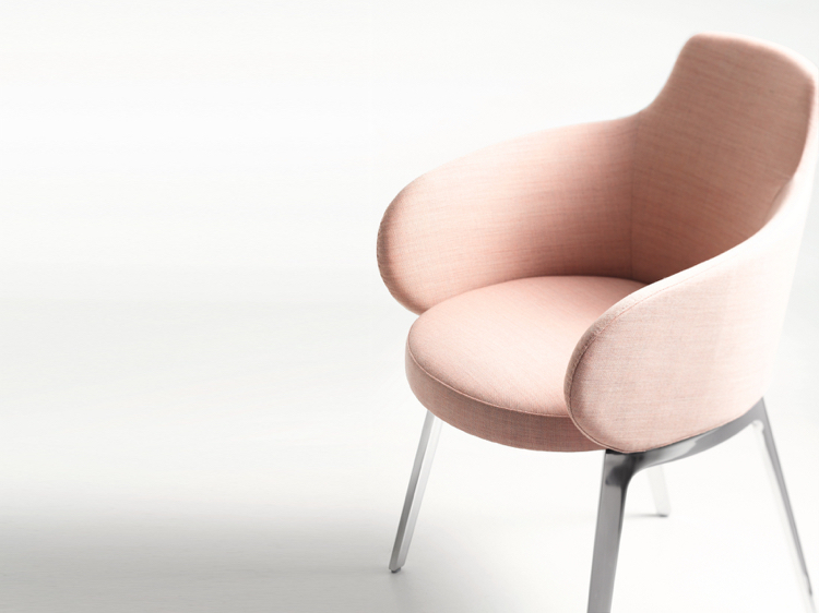 chaises-salle-manger-design-métal-tissu-rose-pastel