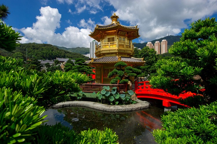 jardin-chinois-pont-décoratif-rouge-sanf
