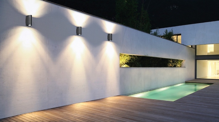 luminaires d’extérieur -appliques-murales-piscine-enterrée-moderne