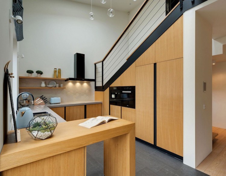 Maison avec toboggan d'intérieur de design ludique super chic Cuisine inspiration Escalier