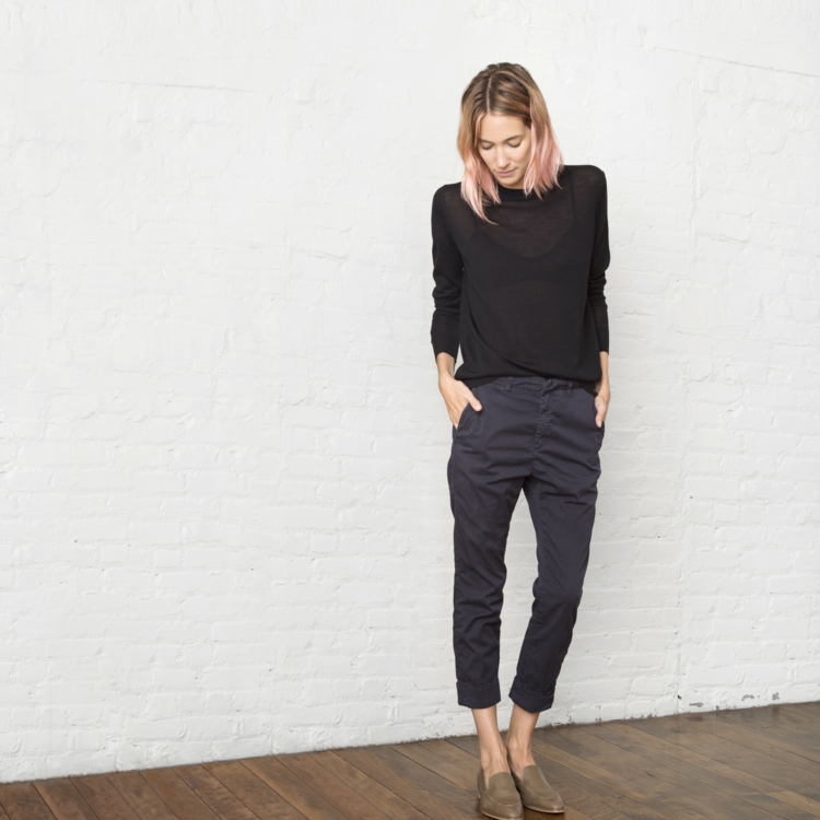 mode-bio-végane-Everlane-pullover-noir-pantalon-femme-cheville