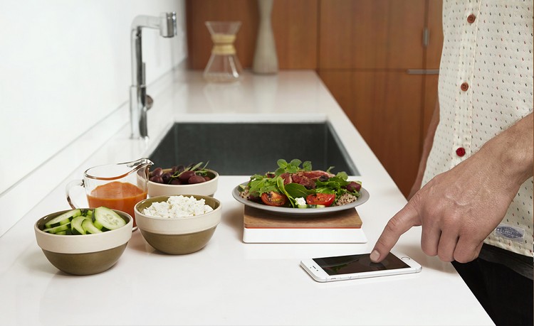 objet connecté en cuisine et gadget- balance-ménagère-smart-Countertop-Orange-chef