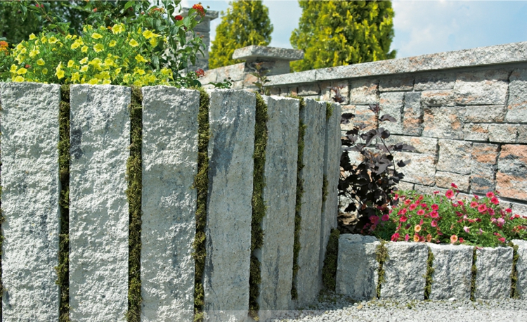 palissade granit -bordure-parterre-surélevé-planté-mousse-végétale