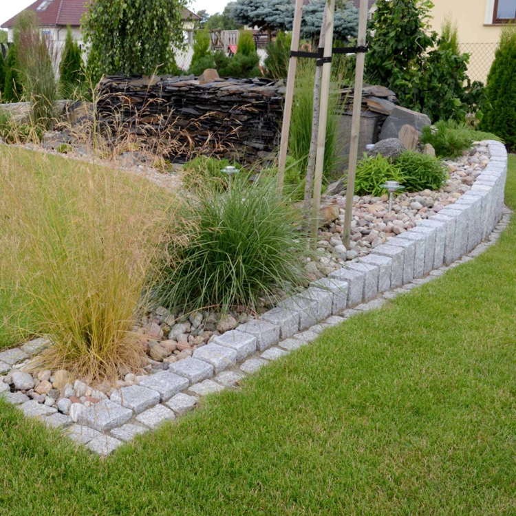 Palissade granit 20 idées pour intégrer la pierre dans le jardin