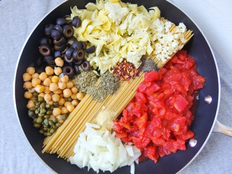 recette-vegan-facile-one-pot-pasta-Puttanesca-sans-anchois