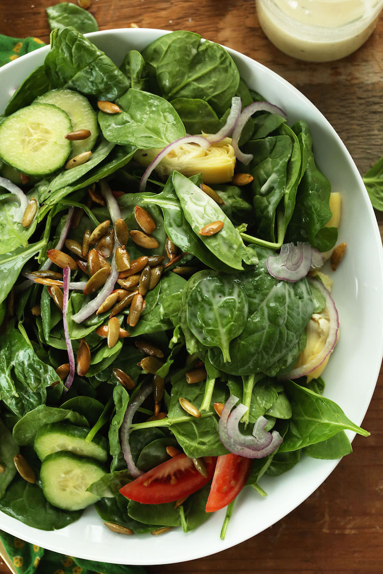 recette-vegan-facile-salade-épirands-graines-citrouille-rôties