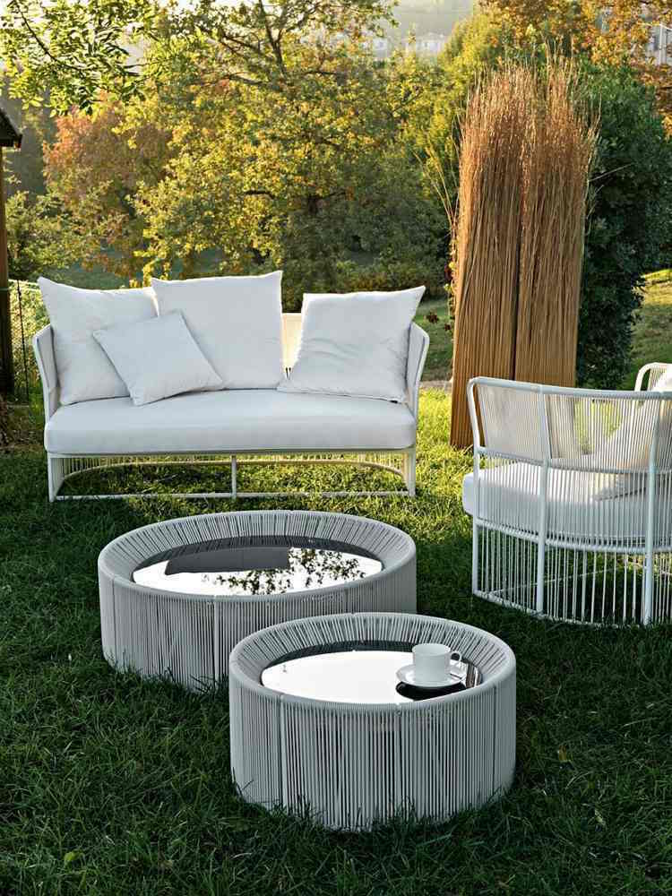 salon-jardin-design-italien-exclusif-tables-plateau-verre