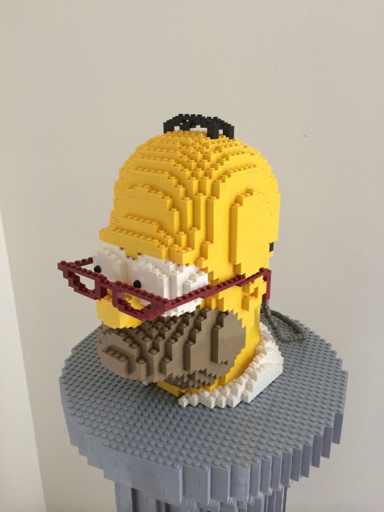 sculpture-Lego-Dad-on-Pedestal-Homer-Simpson-collection-Pop!