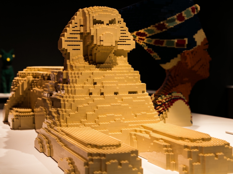 sculpture-Lego-brickartist-américain-Nathan-Sawaya-sphinx-égyptien