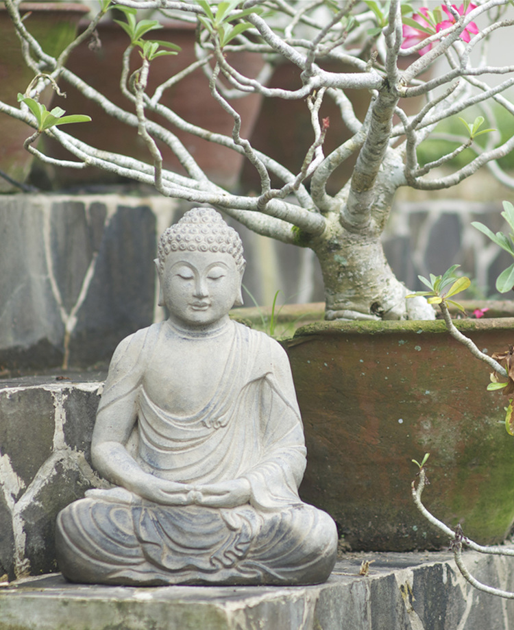 statue-jardin-zen-Bouddha-asana-Lotus-mudra-méditation
