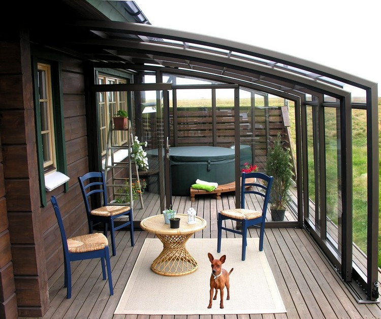 brise vent pour terrasse -vitrée-bois-verre-moderne