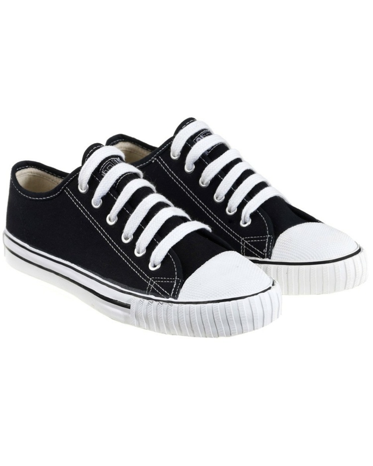 chaussures-vegan-converses-design-classique-noir-blanc
