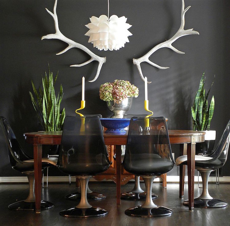 conseils-déco-salle-manger-chaises-tulipe-acrylique-bois-cerf