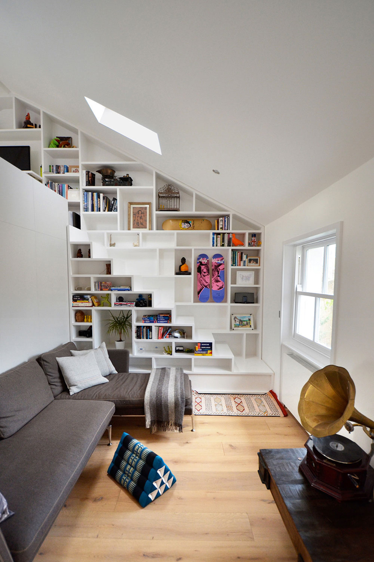 escalier gain de place -blanc-rangements-loft