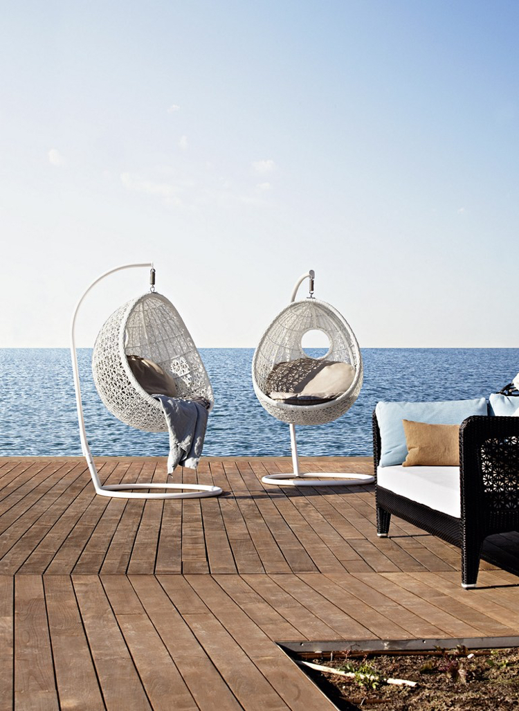 fauteuil de jardin suspendu -blanc-fibres-synthétiques-tressées-support-blanc-ALTEA-Varaschin