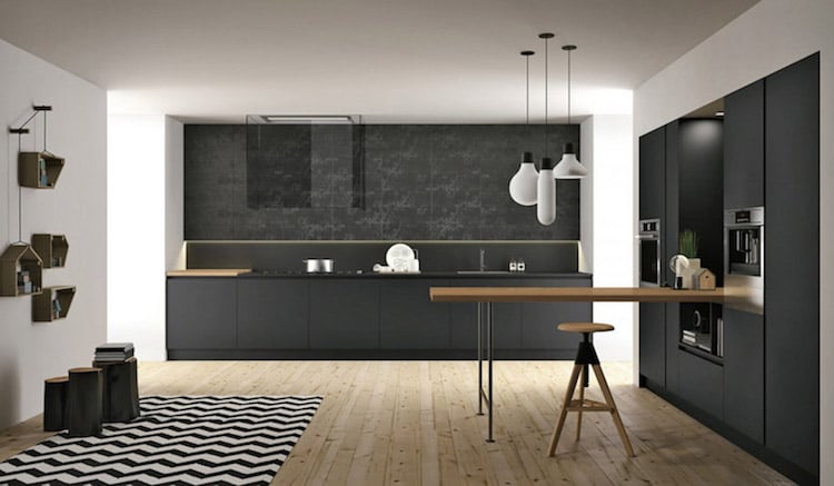 image-cuisine-moderne-noire-mate-design-italien-plancher-bois-massif